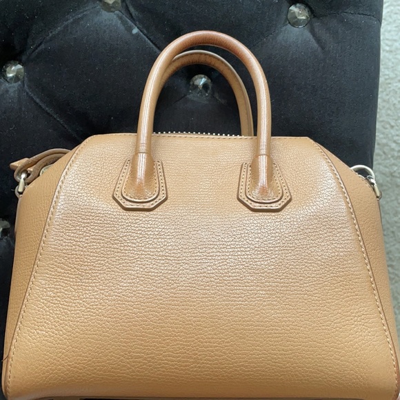 Givency Antigona Mini Bag - Picture 5 of 10